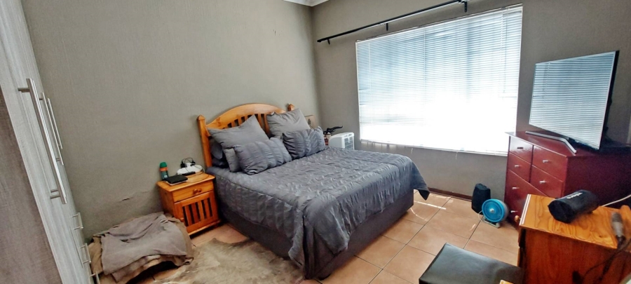 2 Bedroom Property for Sale in Verwoerdpark Gauteng