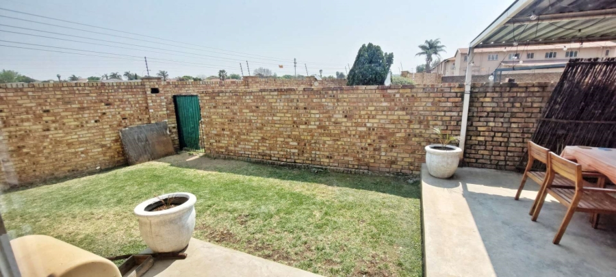 2 Bedroom Property for Sale in Verwoerdpark Gauteng