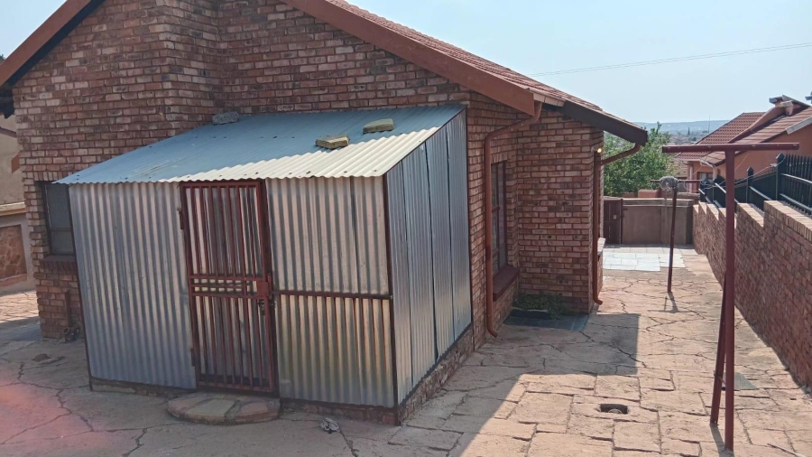 3 Bedroom Property for Sale in Mabopane Gauteng