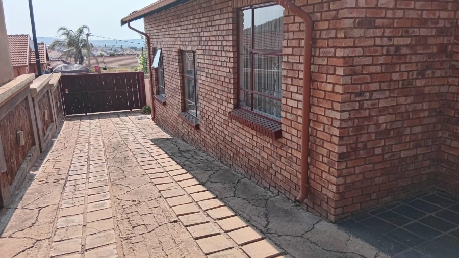 3 Bedroom Property for Sale in Mabopane Gauteng
