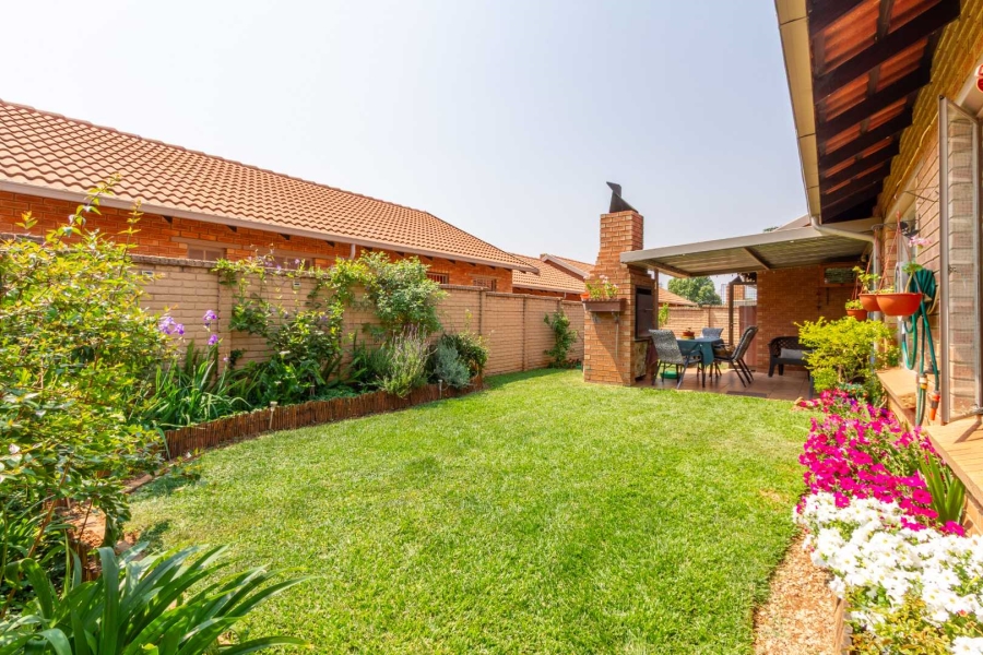 2 Bedroom Property for Sale in Willow Park Manor Gauteng