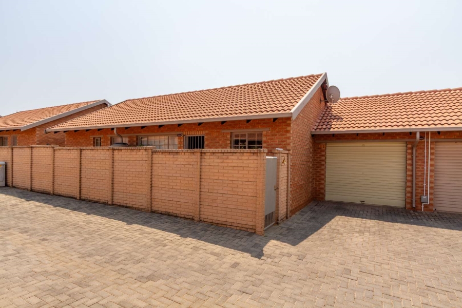 2 Bedroom Property for Sale in Willow Park Manor Gauteng
