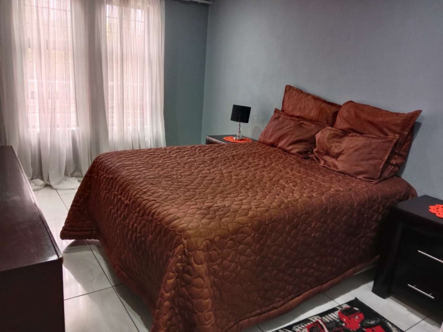 5 Bedroom Property for Sale in Glenvista Ext 3 Gauteng