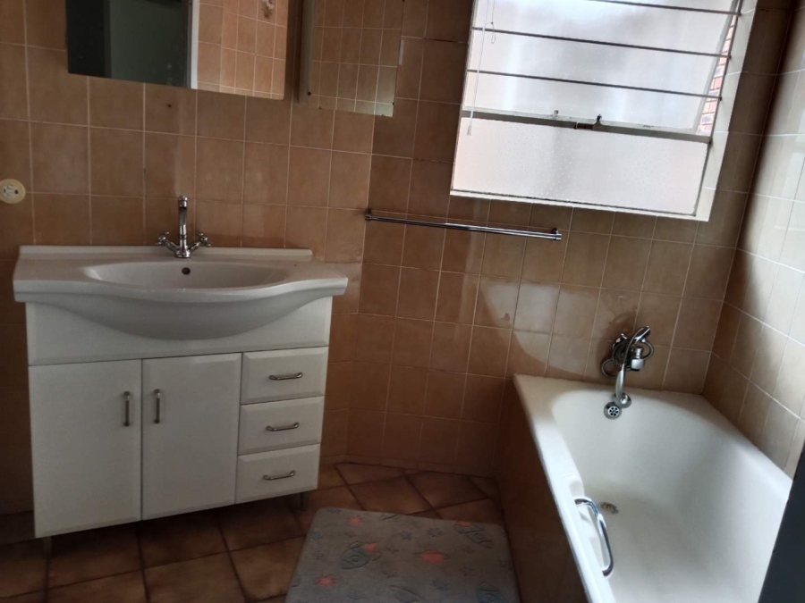 5 Bedroom Property for Sale in Glenvista Ext 3 Gauteng