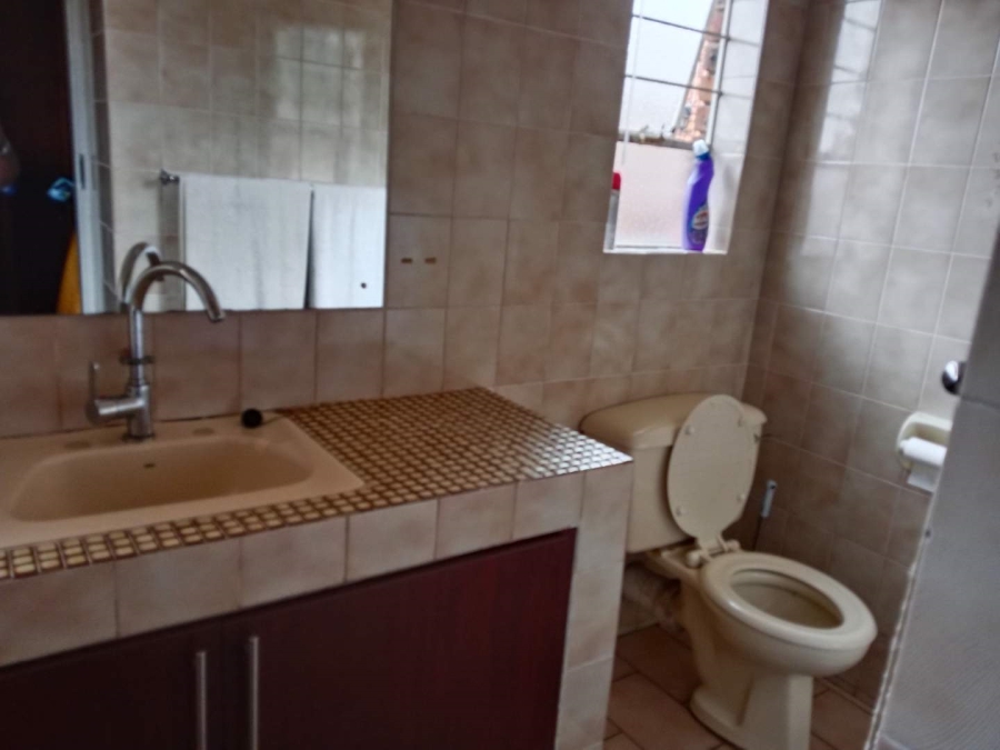 5 Bedroom Property for Sale in Glenvista Ext 3 Gauteng