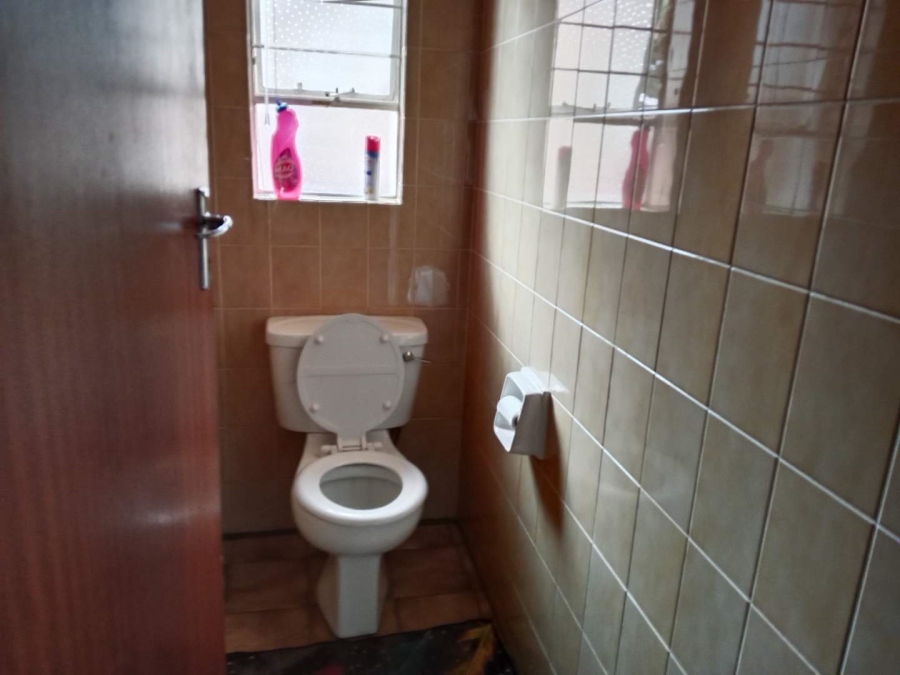 5 Bedroom Property for Sale in Glenvista Ext 3 Gauteng