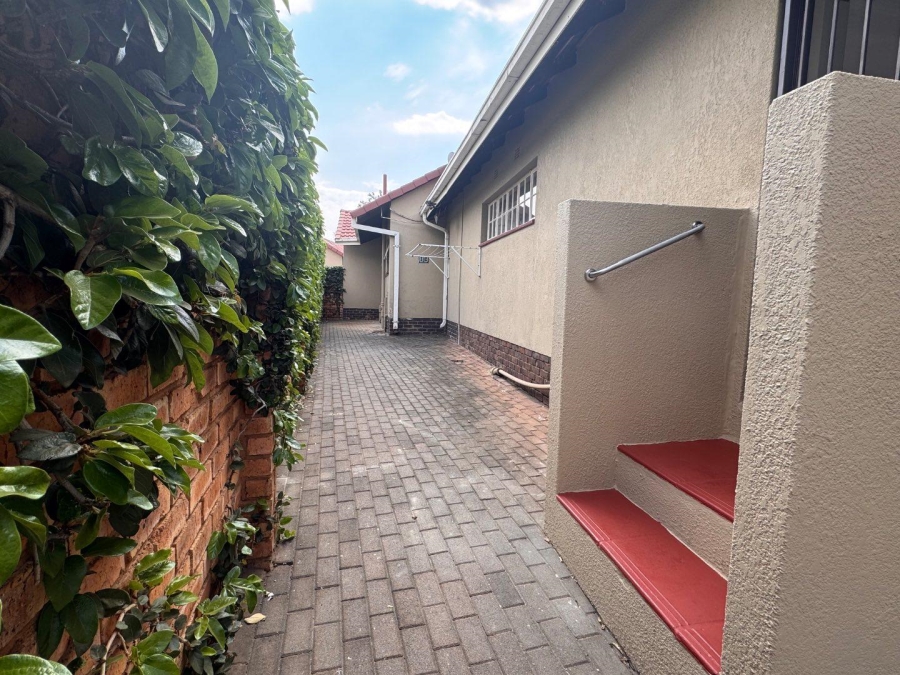 To Let 2 Bedroom Property for Rent in Brackenhurst Gauteng