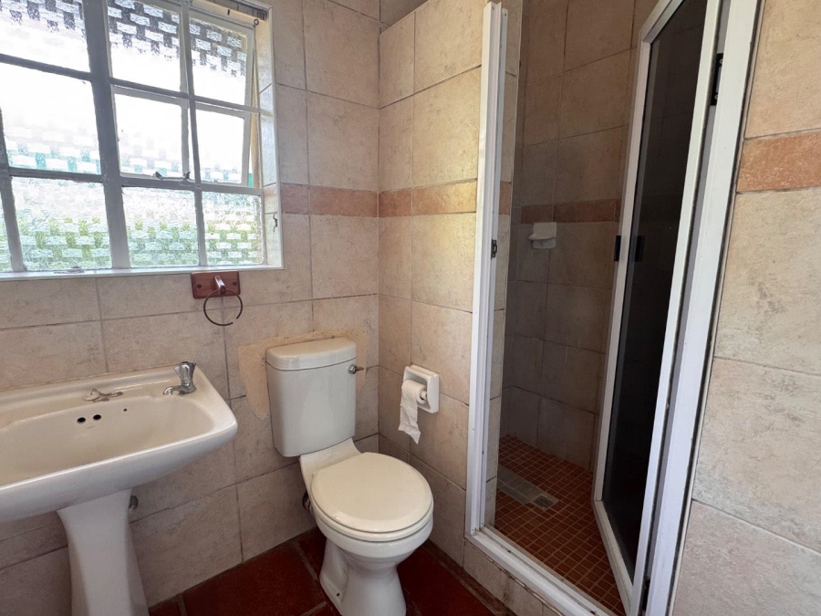 To Let 2 Bedroom Property for Rent in Brackenhurst Gauteng