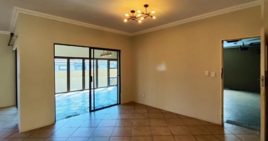 3 Bedroom Property for Sale in Glen Erasmia Gauteng