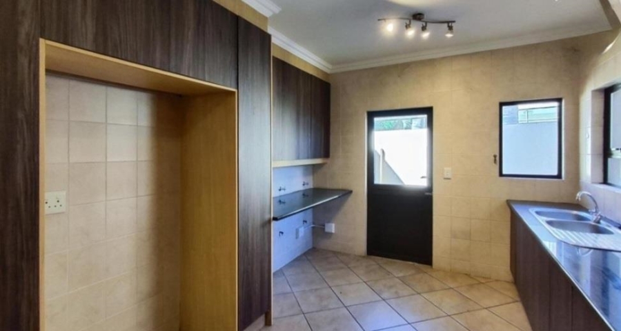 3 Bedroom Property for Sale in Glen Erasmia Gauteng