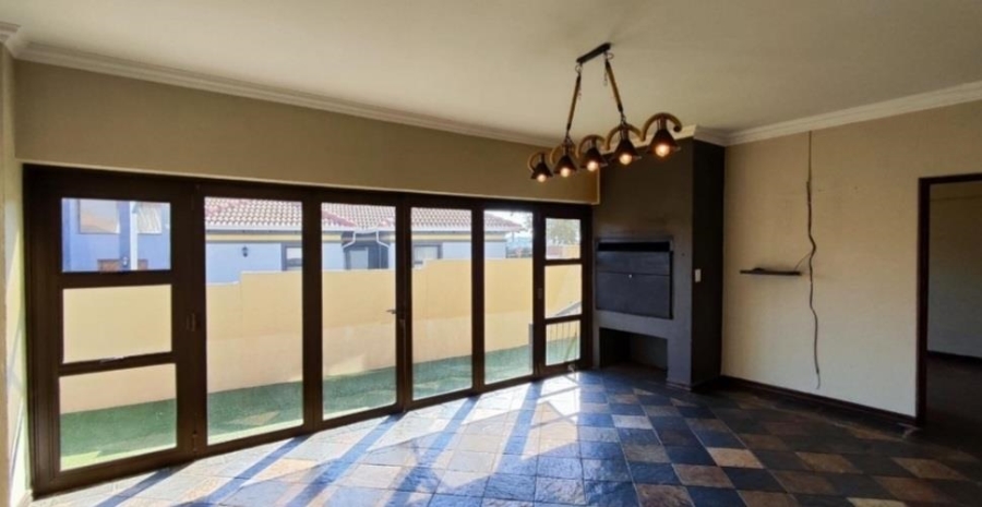 3 Bedroom Property for Sale in Glen Erasmia Gauteng