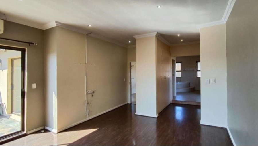 3 Bedroom Property for Sale in Glen Erasmia Gauteng