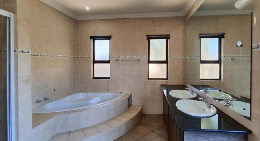 3 Bedroom Property for Sale in Glen Erasmia Gauteng