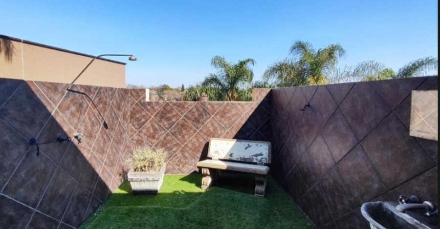 3 Bedroom Property for Sale in Glen Erasmia Gauteng