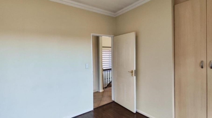 3 Bedroom Property for Sale in Glen Erasmia Gauteng