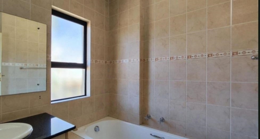3 Bedroom Property for Sale in Glen Erasmia Gauteng