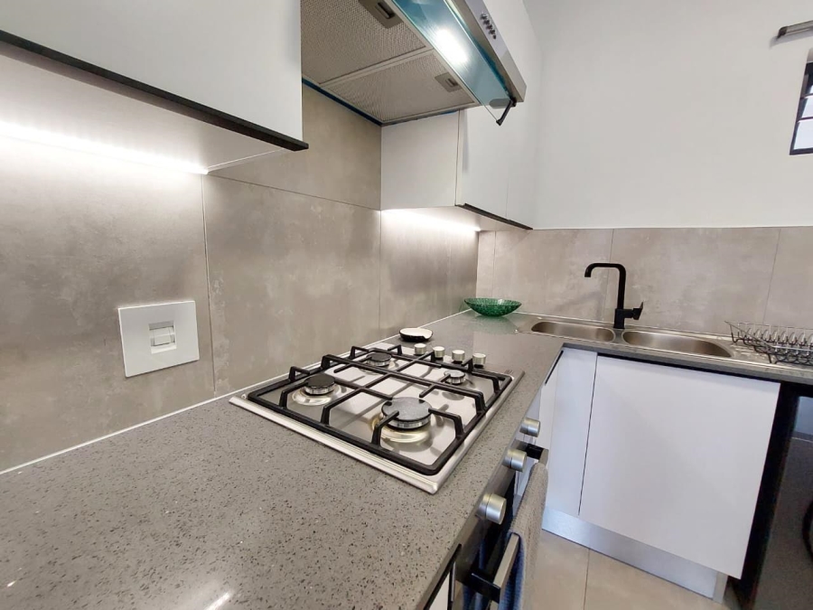 To Let 2 Bedroom Property for Rent in Beverley Gauteng