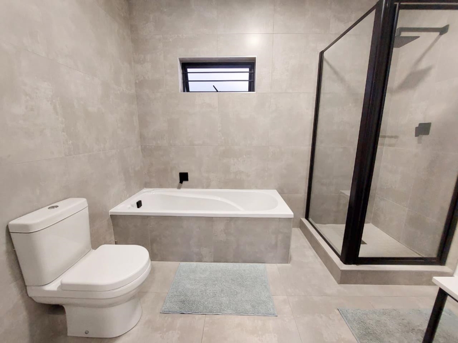 To Let 2 Bedroom Property for Rent in Beverley Gauteng