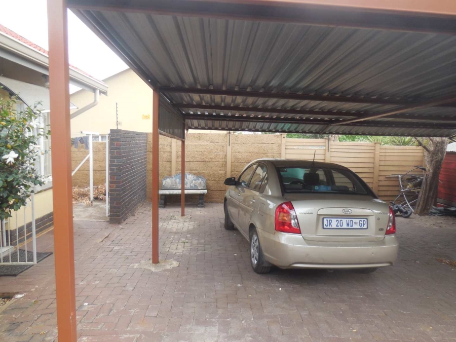 1 Bedroom Property for Sale in Meyerspark Gauteng