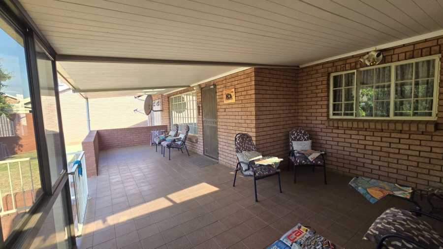 2 Bedroom Property for Sale in Montana Park Gauteng
