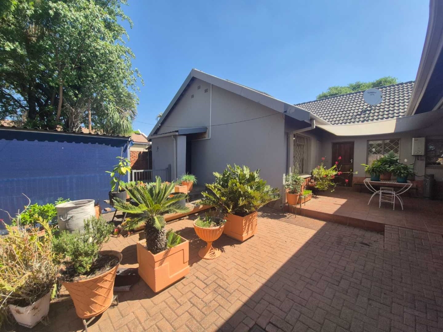 3 Bedroom Property for Sale in Tileba Gauteng