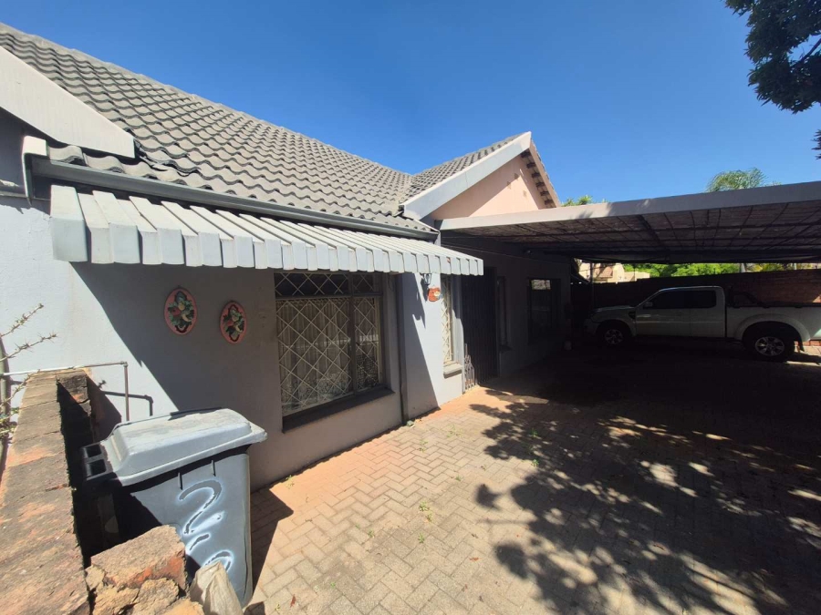 3 Bedroom Property for Sale in Tileba Gauteng