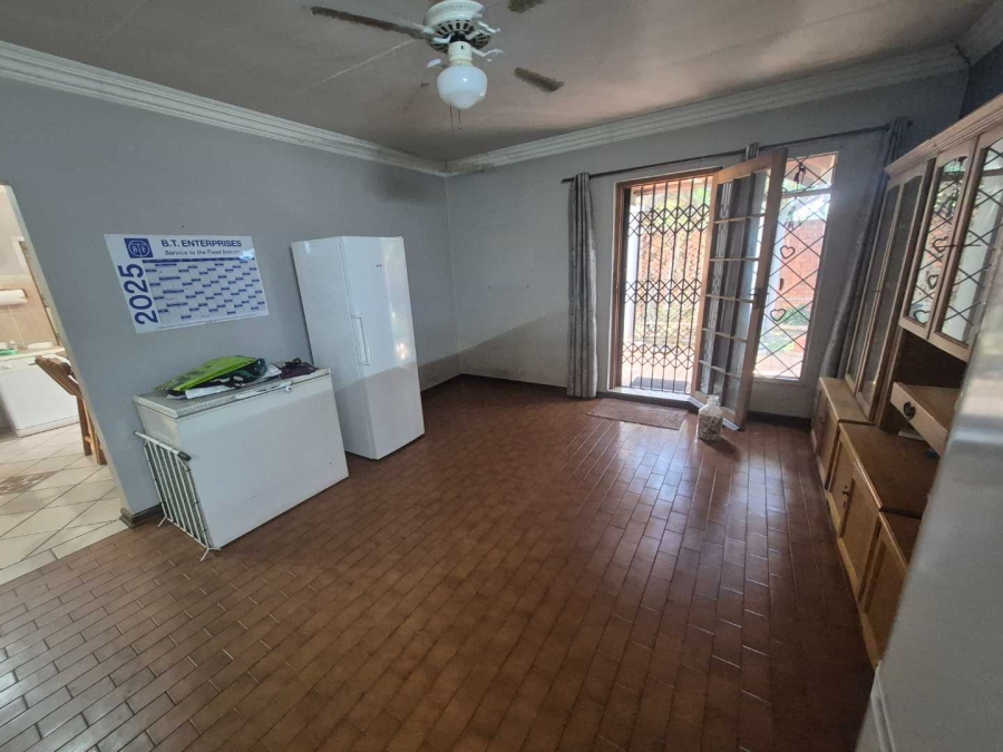 3 Bedroom Property for Sale in Tileba Gauteng