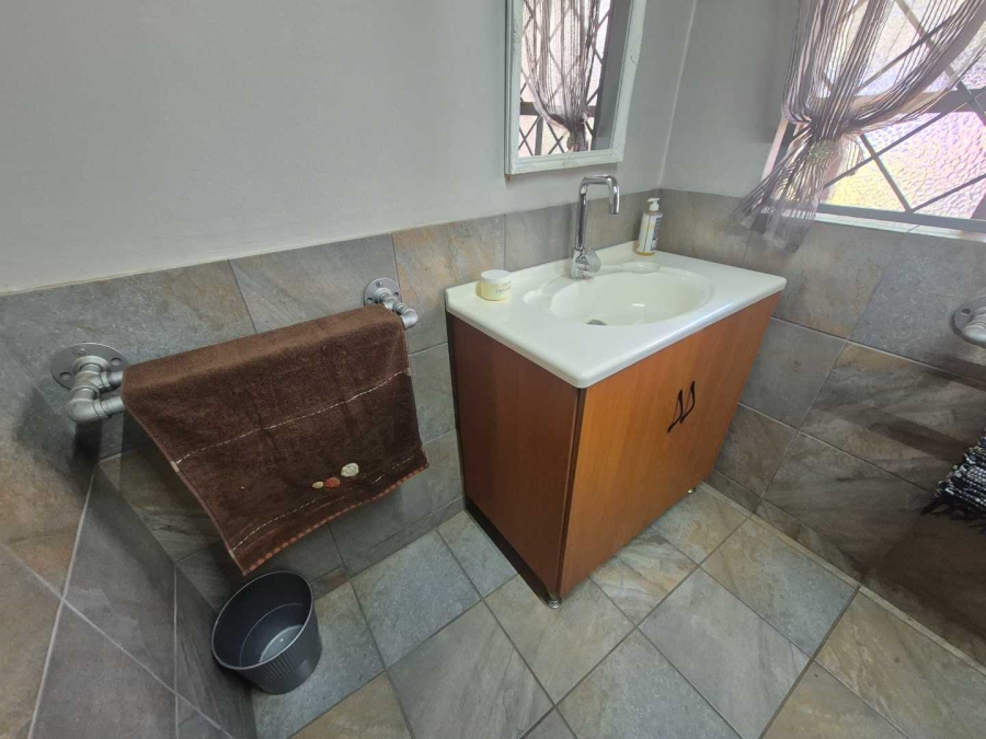 3 Bedroom Property for Sale in Tileba Gauteng