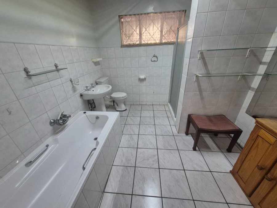 3 Bedroom Property for Sale in Tileba Gauteng