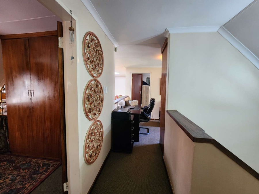 3 Bedroom Property for Sale in Faerie Glen Gauteng