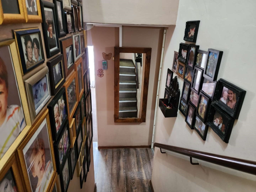 3 Bedroom Property for Sale in Faerie Glen Gauteng
