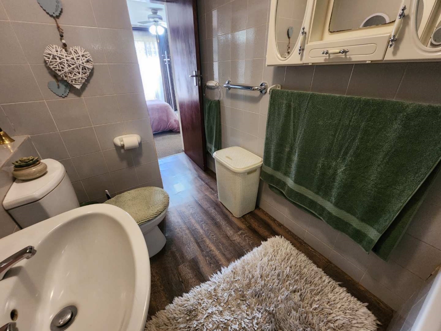 3 Bedroom Property for Sale in Faerie Glen Gauteng