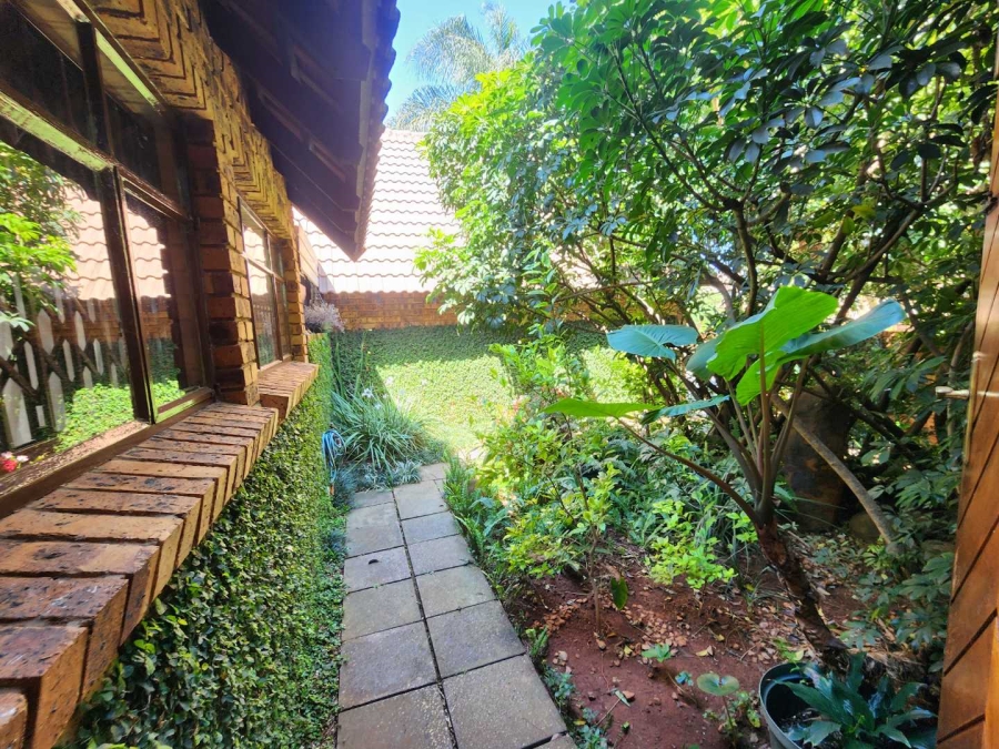3 Bedroom Property for Sale in Faerie Glen Gauteng