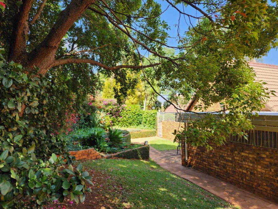 3 Bedroom Property for Sale in Faerie Glen Gauteng