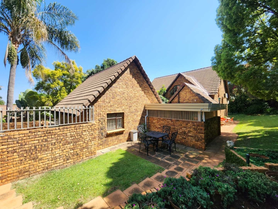 3 Bedroom Property for Sale in Faerie Glen Gauteng