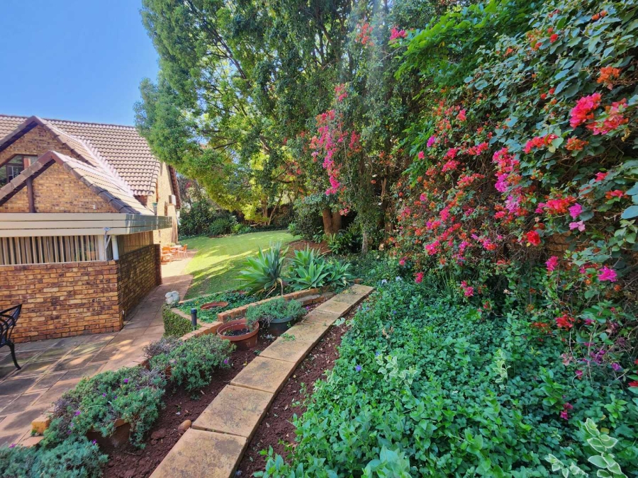 3 Bedroom Property for Sale in Faerie Glen Gauteng