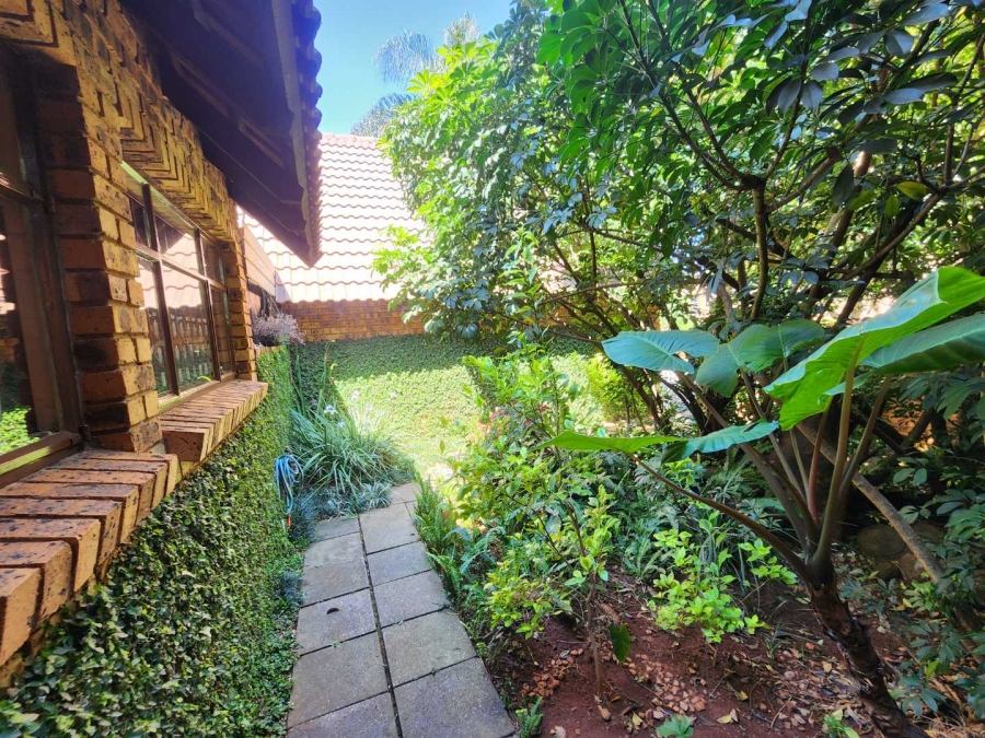 3 Bedroom Property for Sale in Faerie Glen Gauteng
