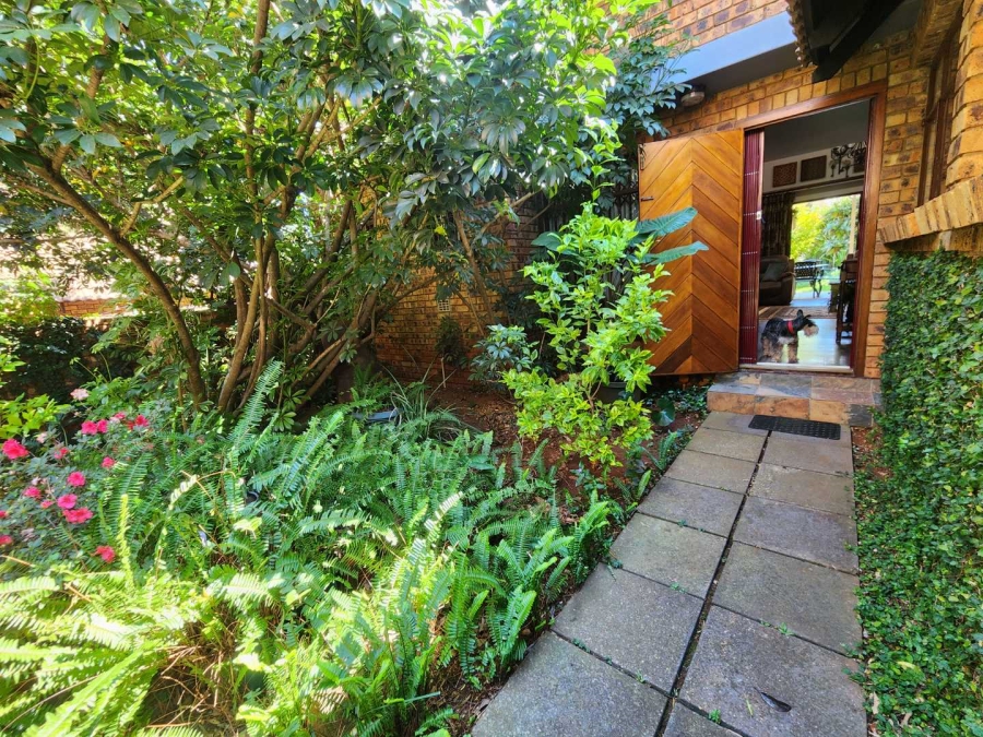 3 Bedroom Property for Sale in Faerie Glen Gauteng