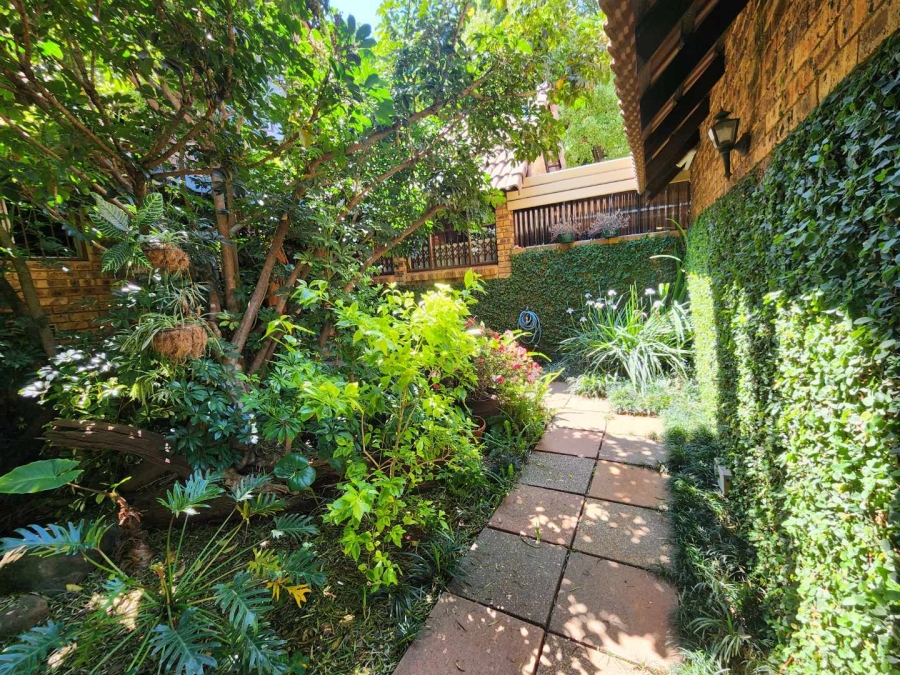 3 Bedroom Property for Sale in Faerie Glen Gauteng