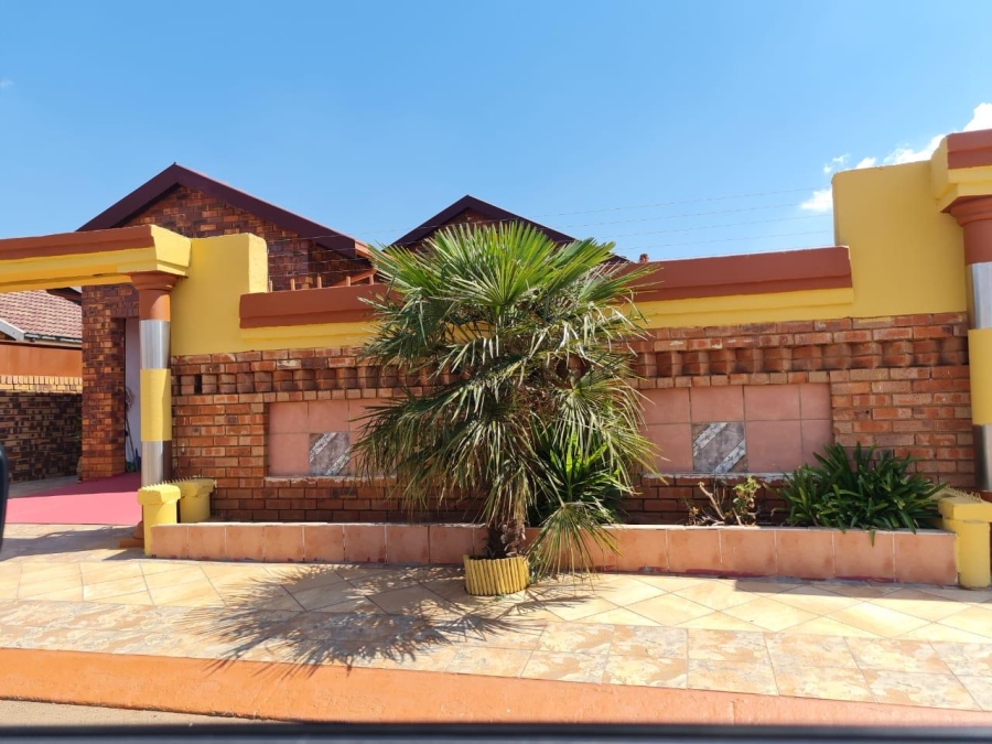 3 Bedroom Property for Sale in Likole Gauteng