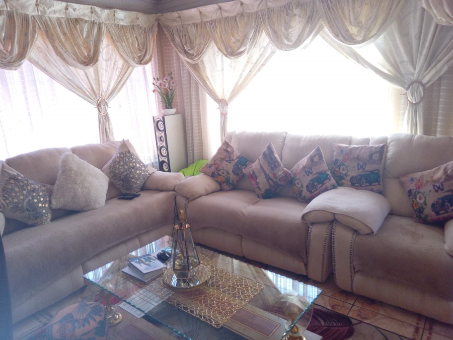 3 Bedroom Property for Sale in Likole Gauteng