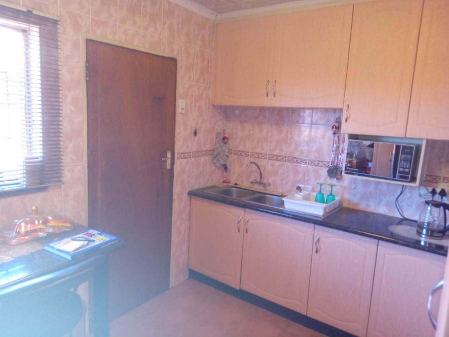 3 Bedroom Property for Sale in Likole Gauteng