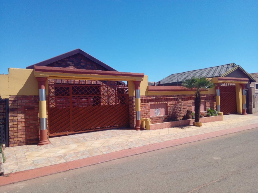 3 Bedroom Property for Sale in Likole Gauteng