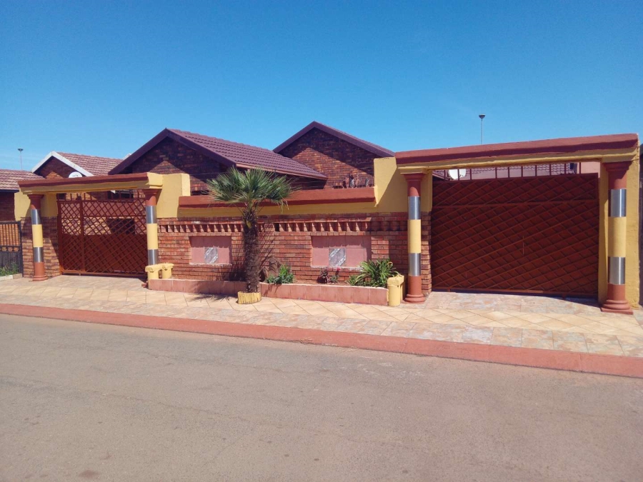 3 Bedroom Property for Sale in Likole Gauteng