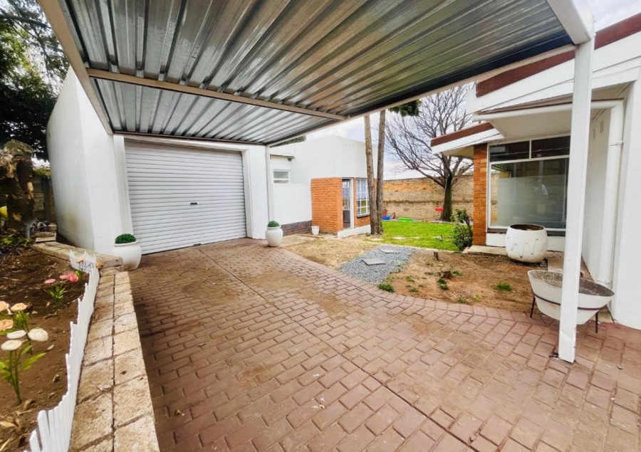 3 Bedroom Property for Sale in South Crest Gauteng