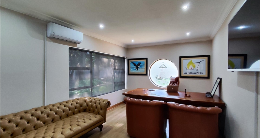 5 Bedroom Property for Sale in Sonneveld Gauteng