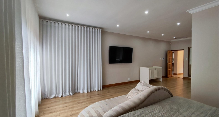 5 Bedroom Property for Sale in Sonneveld Gauteng
