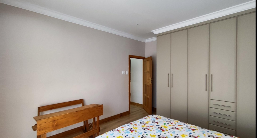 5 Bedroom Property for Sale in Sonneveld Gauteng