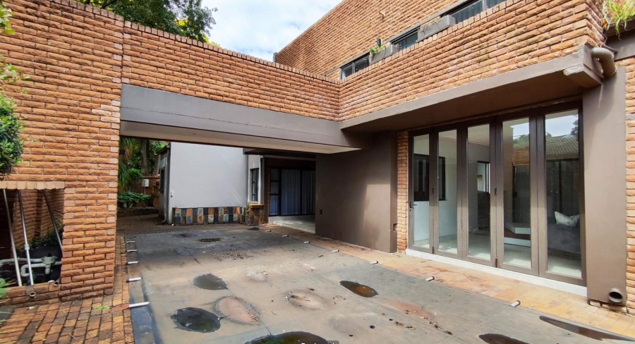 5 Bedroom Property for Sale in Sonneveld Gauteng