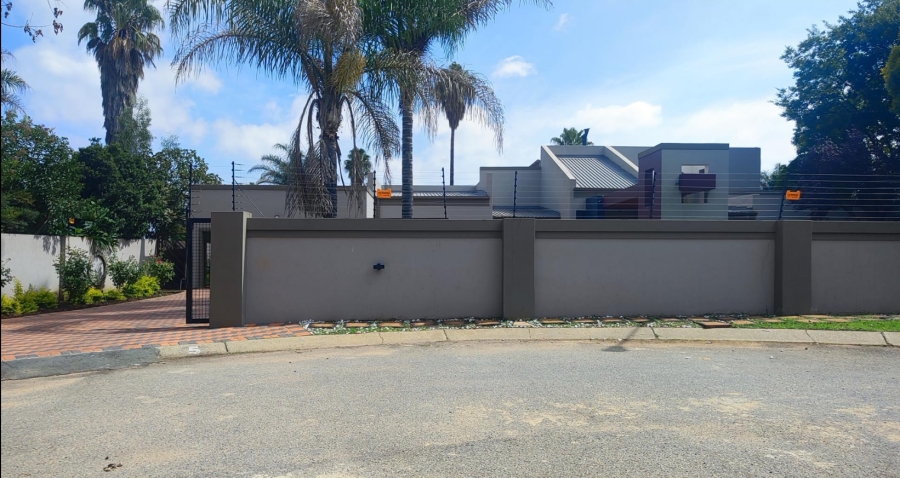 5 Bedroom Property for Sale in Sonneveld Gauteng